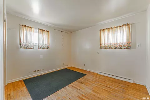 309 W Charles St, Mclean, IL 61754 photo 9