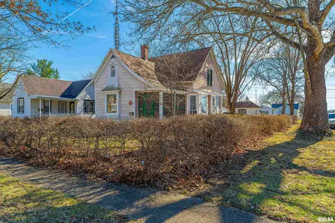 403 Wyatt Ave, Lincoln, IL 62656