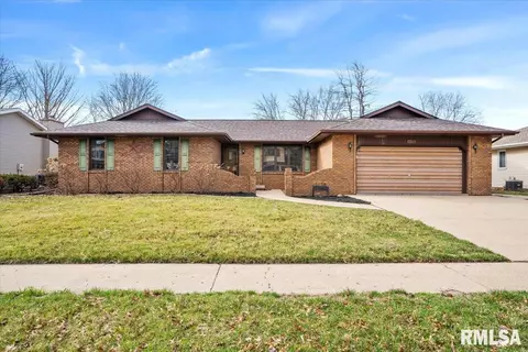 1116 Green Meadow Ln, Springfield, IL 62712
