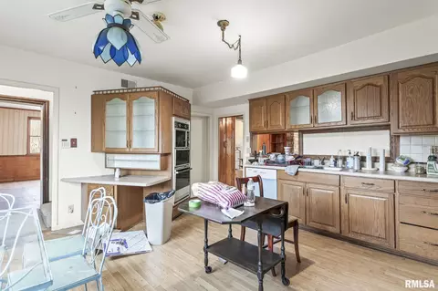 Kitchen - 570 W Andrew Rd, Springfield, IL 62707 photo 1 of 3