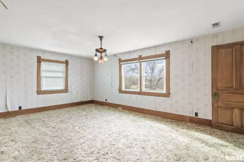 Bedroom - 570 W Andrew Rd, Springfield, IL 62707 photo 6 of 9
