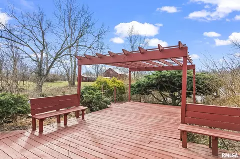 Exterior - 570 W Andrew Rd, Springfield, IL 62707 photo 10 of 12