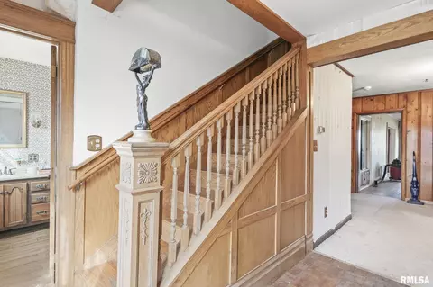Entry Way - 570 W Andrew Rd, Springfield, IL 62707 photo 5 of 7