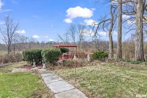 Exterior - 570 W Andrew Rd, Springfield, IL 62707 photo 7 of 12