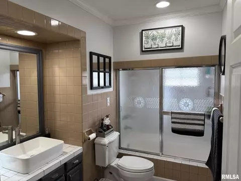 Bath - 1068 1st St, Gladstone, IL 61437 photo 2 of 2