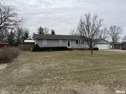 Exterior - 1068 1st St, Gladstone, IL 61437 photo 1 of 7