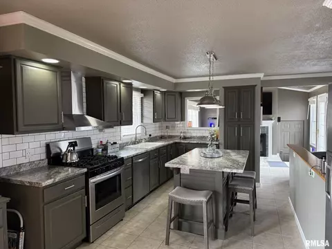 Kitchen - 1068 1st St, Gladstone, IL 61437 photo 5 of 5