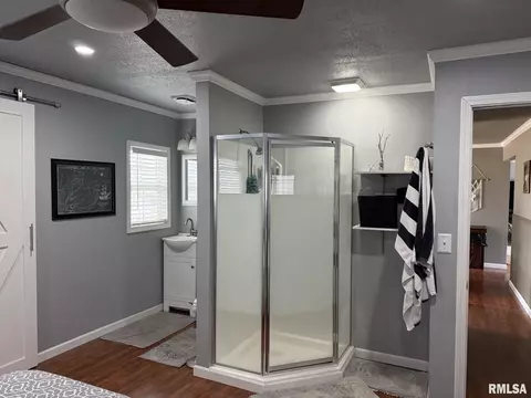 Bath - 1068 1st St, Gladstone, IL 61437 photo 1 of 2