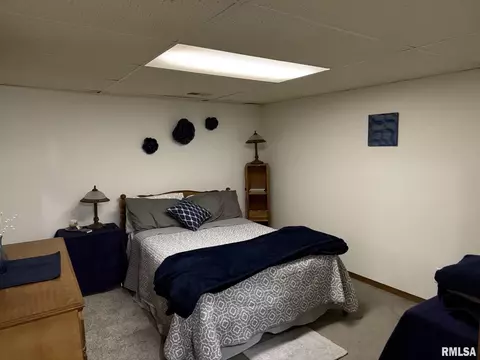 Bedroom - 1068 1st St, Gladstone, IL 61437 photo 4 of 4