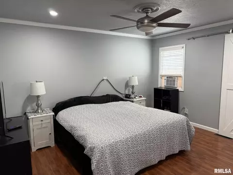 Bedroom - 1068 1st St, Gladstone, IL 61437 photo 2 of 4