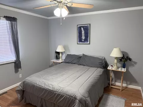 Bedroom - 1068 1st St, Gladstone, IL 61437 photo 3 of 4