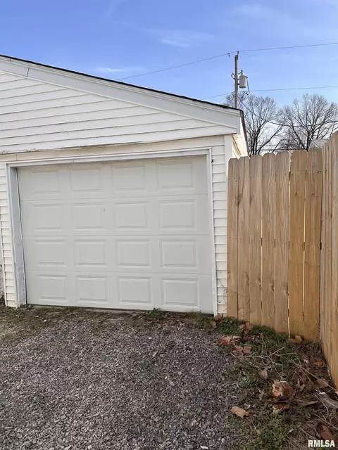 Other - 1612 Cummins Ave, Springfield, IL 62702 photo 2 of 8