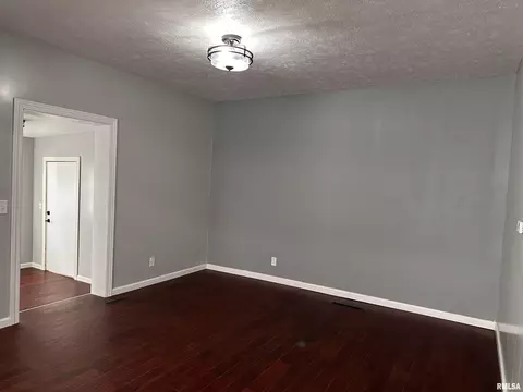 Living - 1612 Cummins Ave, Springfield, IL 62702 photo 3 of 3