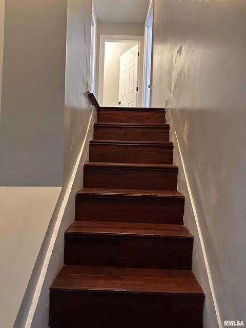 Entry Way - 1612 Cummins Ave, Springfield, IL 62702 photo 2 of 4