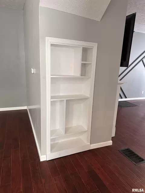 Other - 1612 Cummins Ave, Springfield, IL 62702 photo 3 of 8