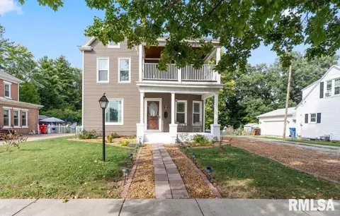 513 W Jackson St, Petersburg, IL 62675