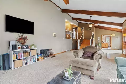 14 Carole Rd, Springfield, IL 62711 photo 2
