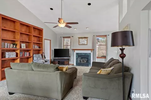 1109 Harmony Ct, Springfield, IL 62703 photo 4