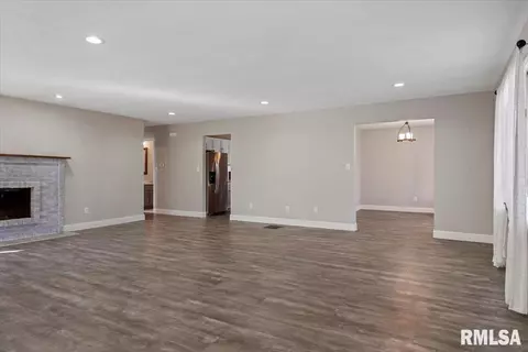 2028 Croydon Dr, Springfield, IL 62703 photo 4