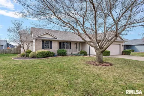 318 Osteen Ln, Chatham, IL 62629