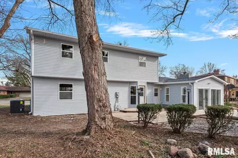 Exterior - 7 Interlacken Rd, Springfield, IL 62704 photo 7 of 9