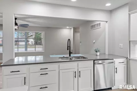 Kitchen - 7 Interlacken Rd, Springfield, IL 62704 photo 3 of 3