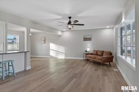 Living - 7 Interlacken Rd, Springfield, IL 62704 photo 1 of 4