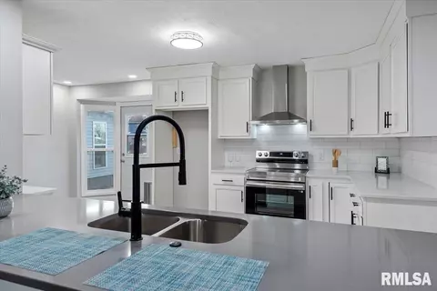 Kitchen - 7 Interlacken Rd, Springfield, IL 62704 photo 1 of 3