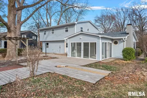 Exterior - 7 Interlacken Rd, Springfield, IL 62704 photo 8 of 9