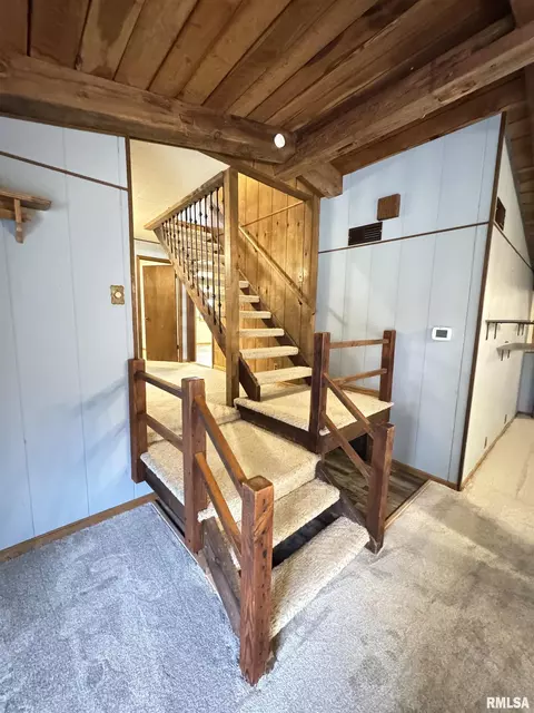 Entry Way - 1740 120th St, Cameron, IL 61423 photo 1 of 3