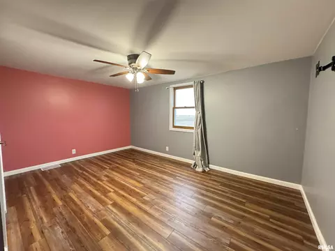 Bedroom - 1740 120th St, Cameron, IL 61423 photo 5 of 11