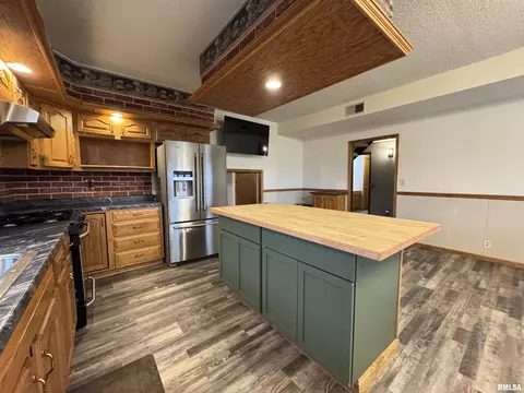 Kitchen - 1740 120th St, Cameron, IL 61423 photo 4 of 6