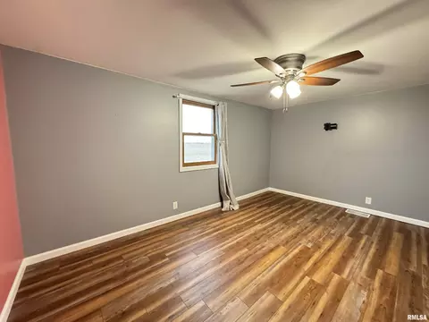 Bedroom - 1740 120th St, Cameron, IL 61423 photo 8 of 11