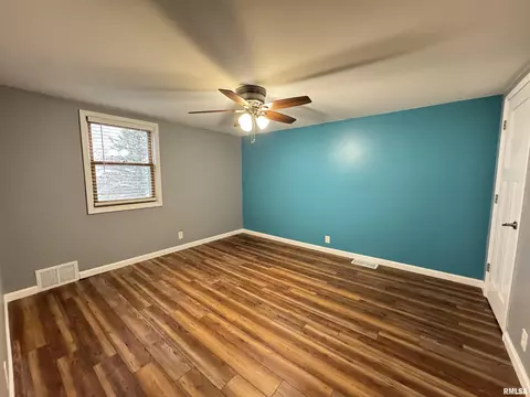 Bedroom - 1740 120th St, Cameron, IL 61423 photo 9 of 11