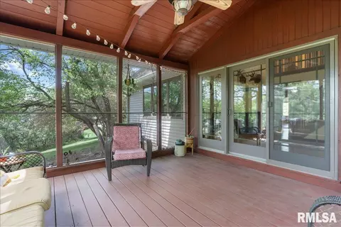 Exterior - 3120 Kensington Dr, Springfield, IL 62702 photo 7 of 8