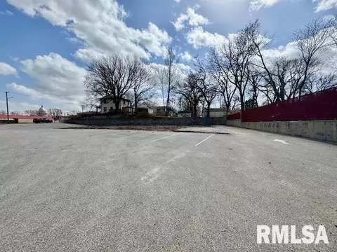 700 W Jefferson St, Springfield, IL 62702 photo 3
