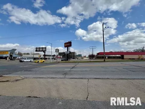 700 W Jefferson St, Springfield, IL 62702 photo 9