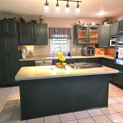 Kitchen - 3400 Ginger Creek Dr, Springfield, IL 62711 photo 2 of 6