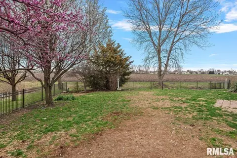 Exterior - 3400 Ginger Creek Dr, Springfield, IL 62711 photo 2 of 4