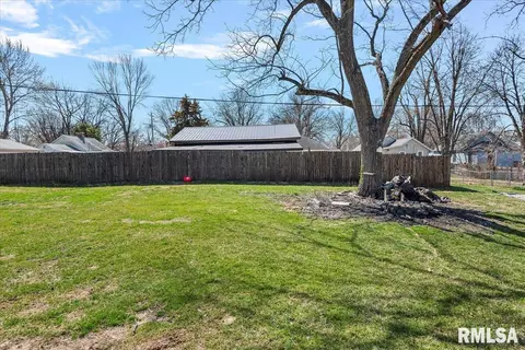 208 E Teak St, Thayer, IL 62689 photo 33