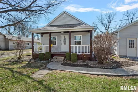 208 E Teak St, Thayer, IL 62689 photo 3