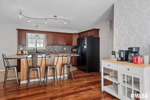 208 E Teak St, Thayer, IL 62689 photo 10