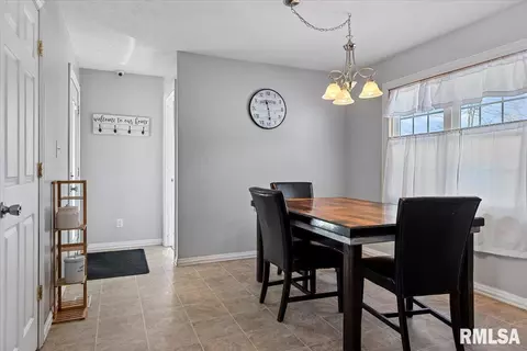208 E Teak St, Thayer, IL 62689 photo 15