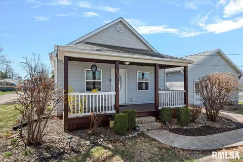 208 E Teak St, Thayer, IL 62689 photo 5