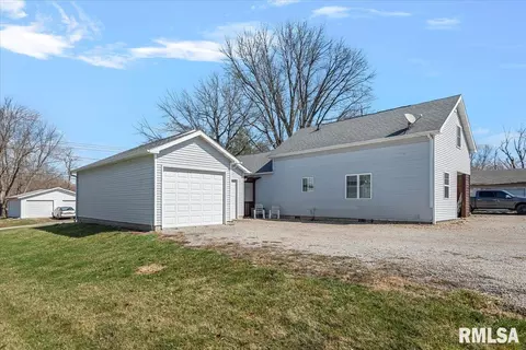 208 E Teak St, Thayer, IL 62689 photo 37