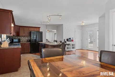 208 E Teak St, Thayer, IL 62689 photo 16