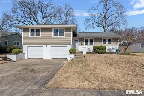 2141 Fairway Dr, Springfield, IL 62704