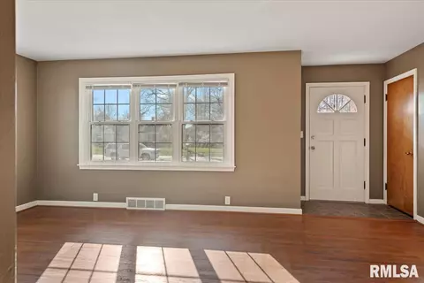 2524 S Walnut St, Springfield, IL 62704 photo 8