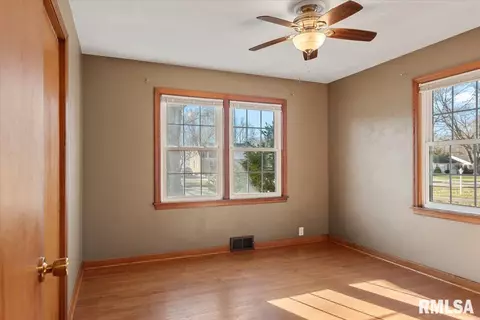 2524 S Walnut St, Springfield, IL 62704 photo 12