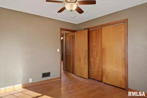 2524 S Walnut St, Springfield, IL 62704 photo 13